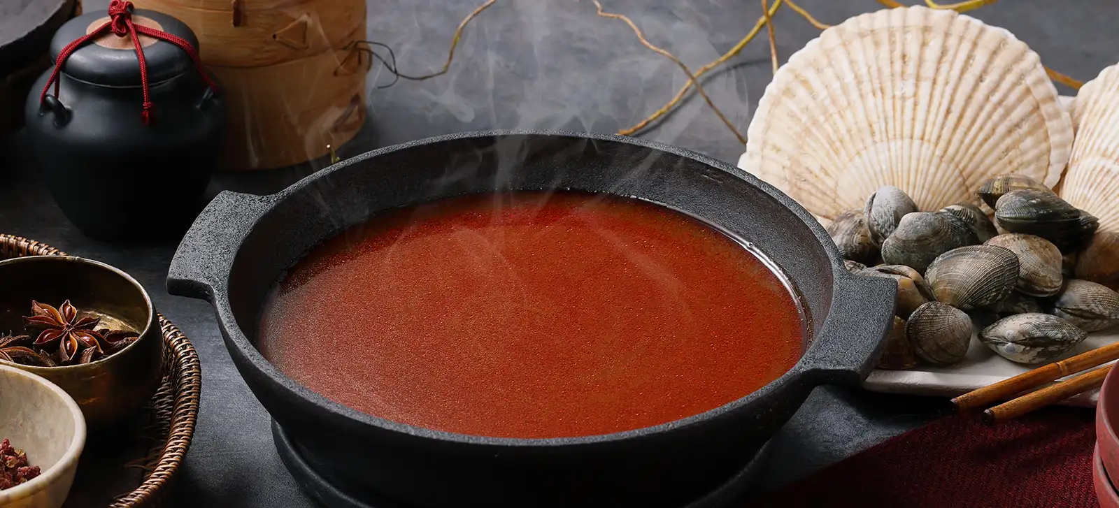 貝の旨みを効かせた麻辣湯だし