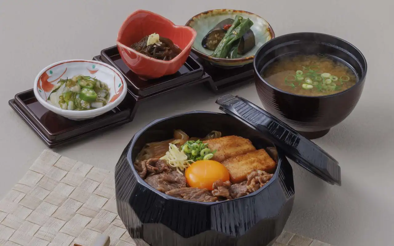 黒毛和牛すき焼き丼御膳